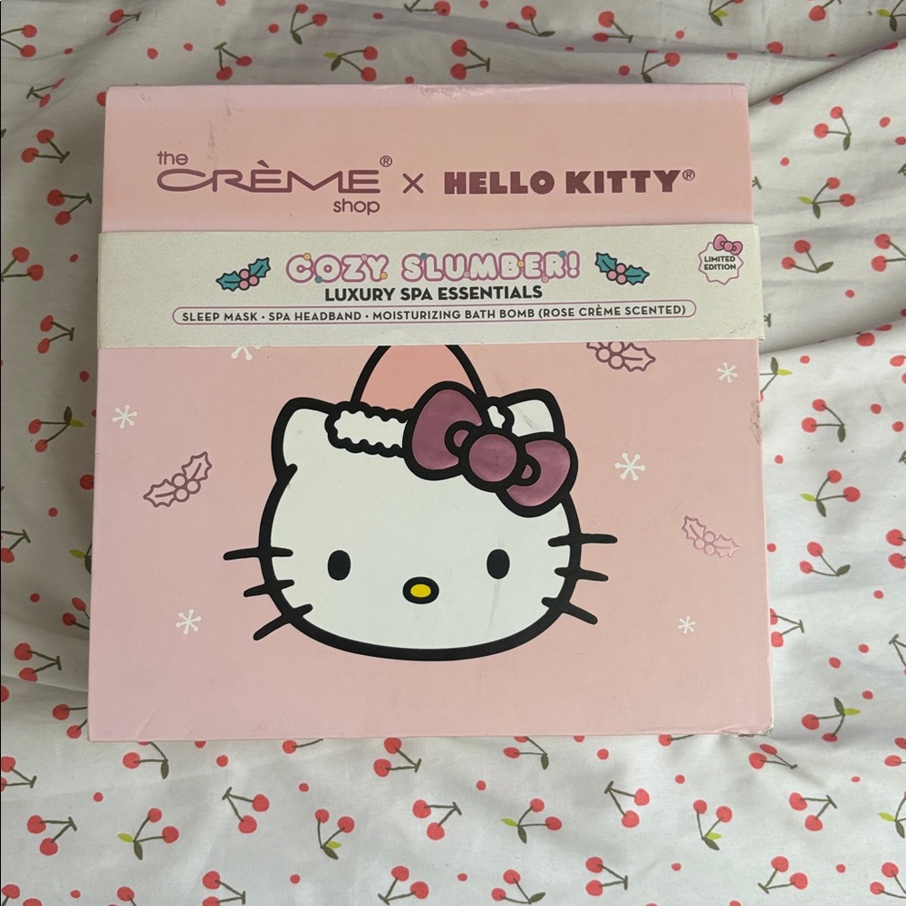 Hello Kitty cozy slumber set